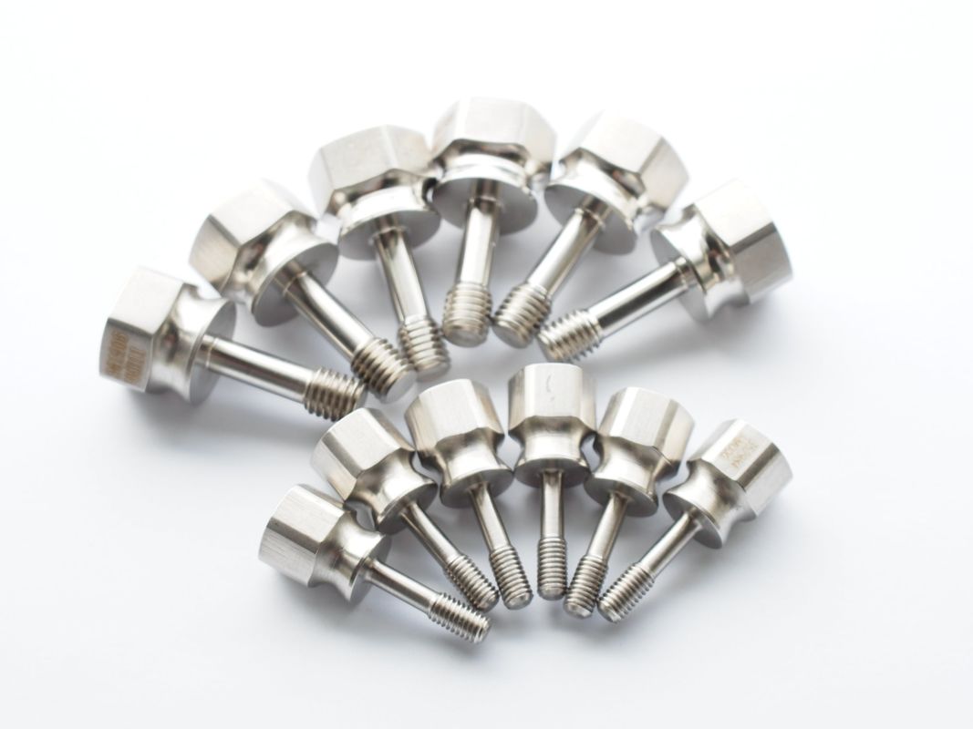 CNC-bewerking van metalen onderdelen met hoge precisie