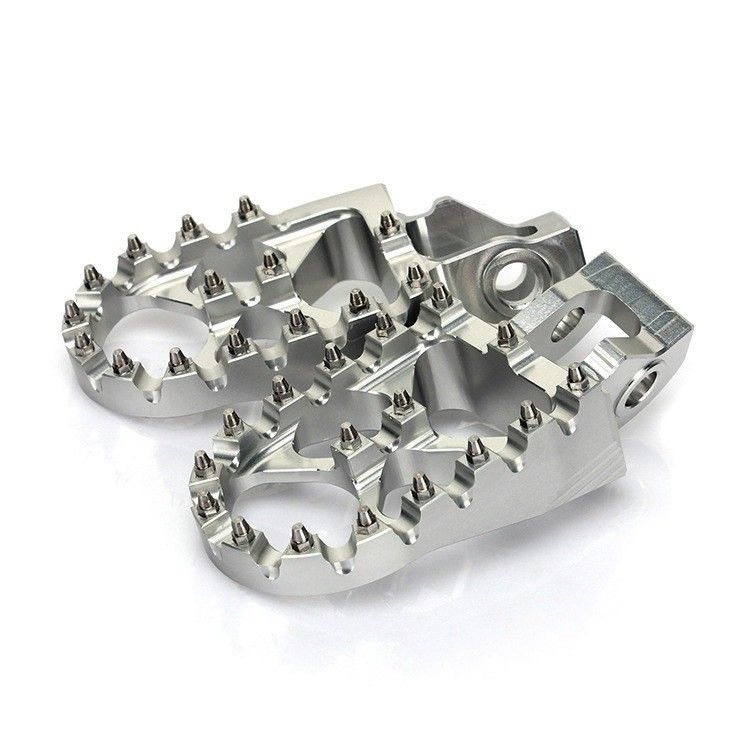 Kleine batch productie aangepaste CNC-bewerkte hoogwaardige metaal aluminium motorfiets Dirt Bike Footpegs
